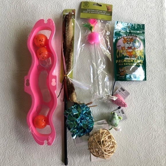 𝅺8 piece Toy Bundle for Cats - Picture 3 of 4